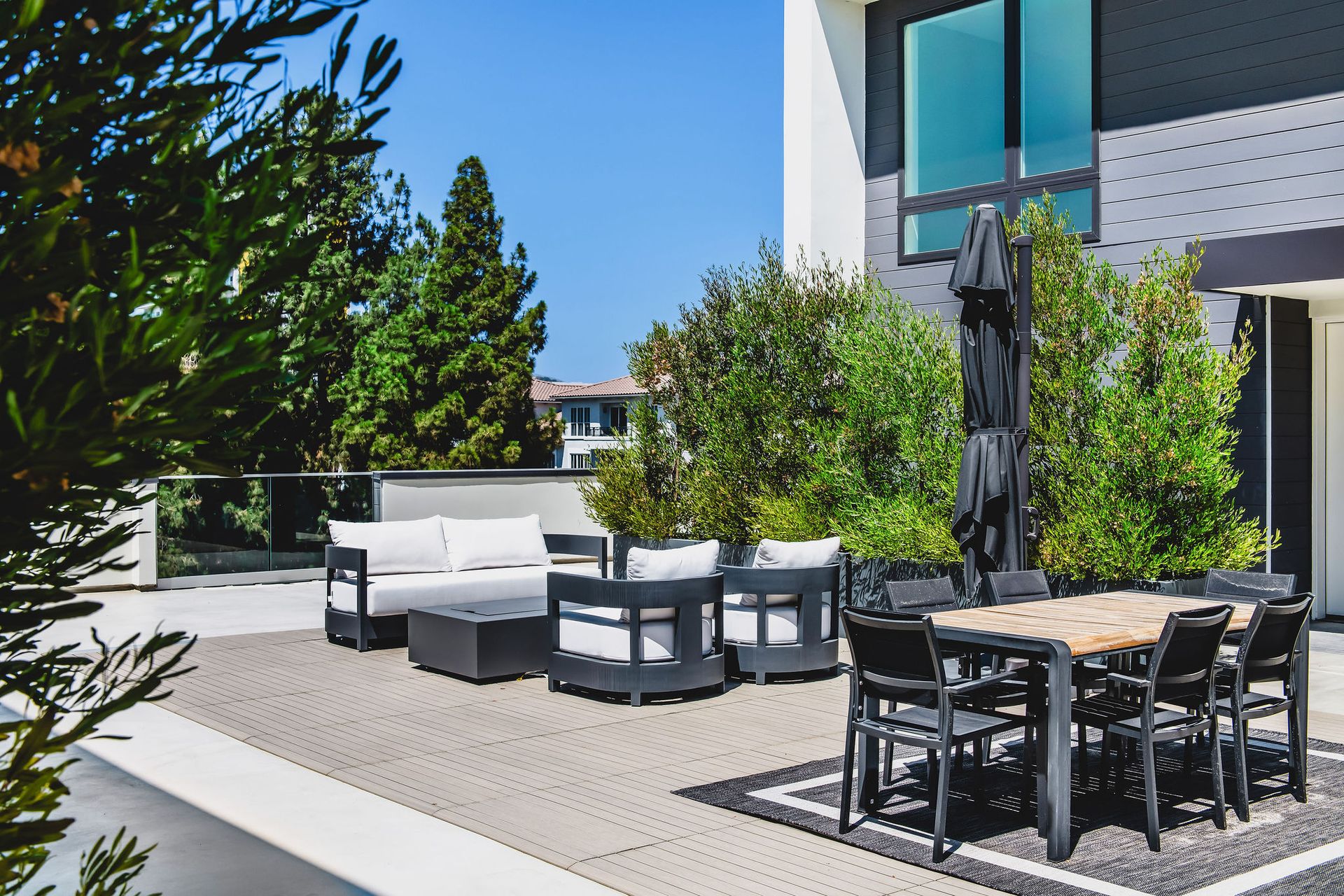 Amenity Deck Lounge Area - One Of Several Community Lounge Areas