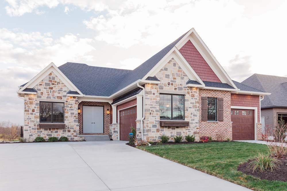 Advance Homes Inc. por Advance Homes Inc. en Davenport-Moline Iowa