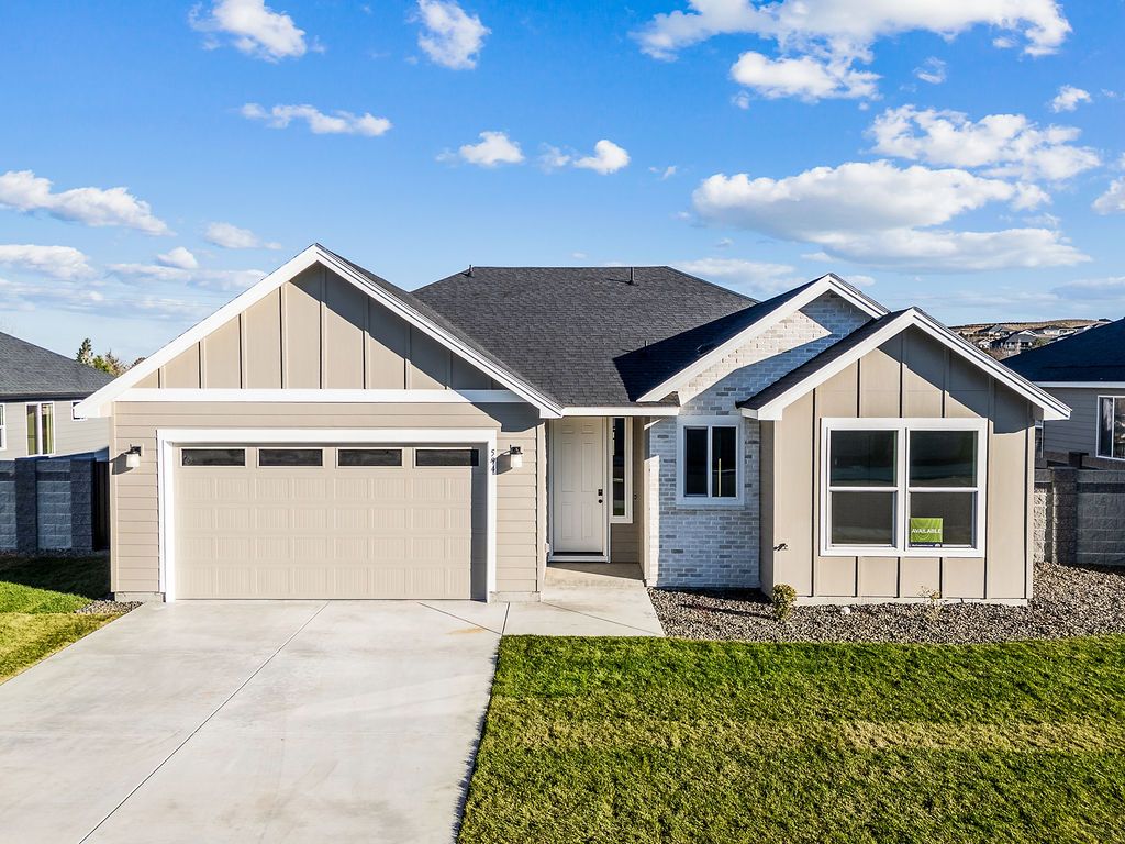 Plan 1726 - The Heights at Red Mountain Ranch: West Richland, Washington - Aho Construction