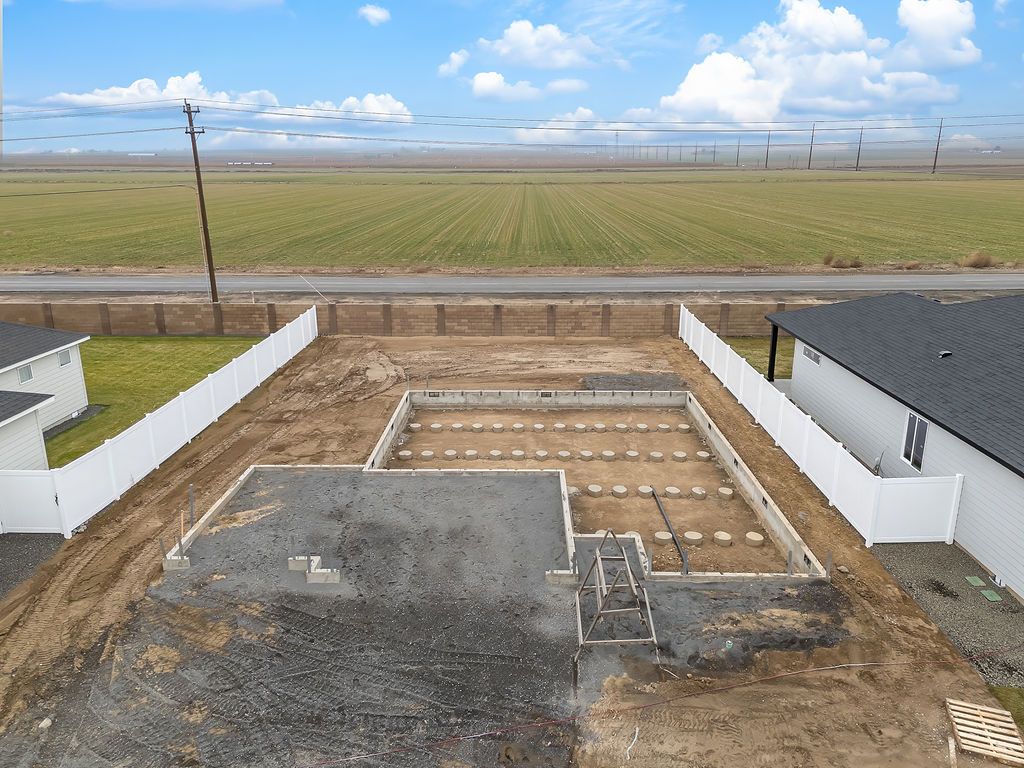 Plan 1549 - Paradise Park: Quincy, Washington - Aho Construction