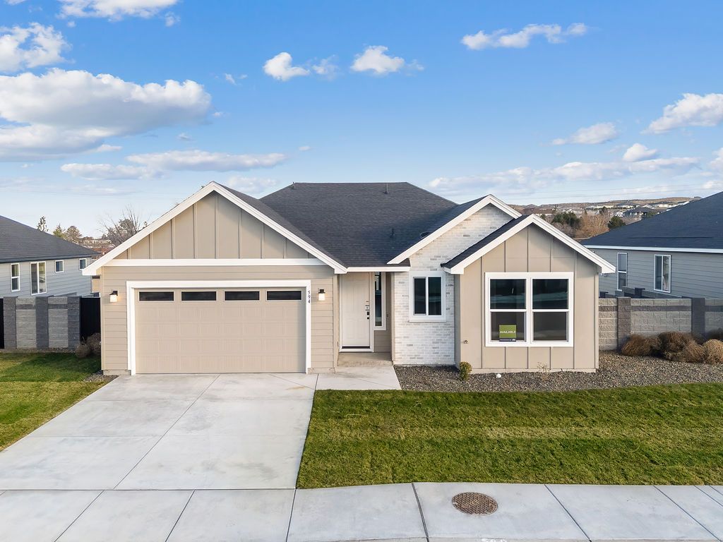 Plan 1726 - The Heights at Red Mountain Ranch: West Richland, Washington - Aho Construction