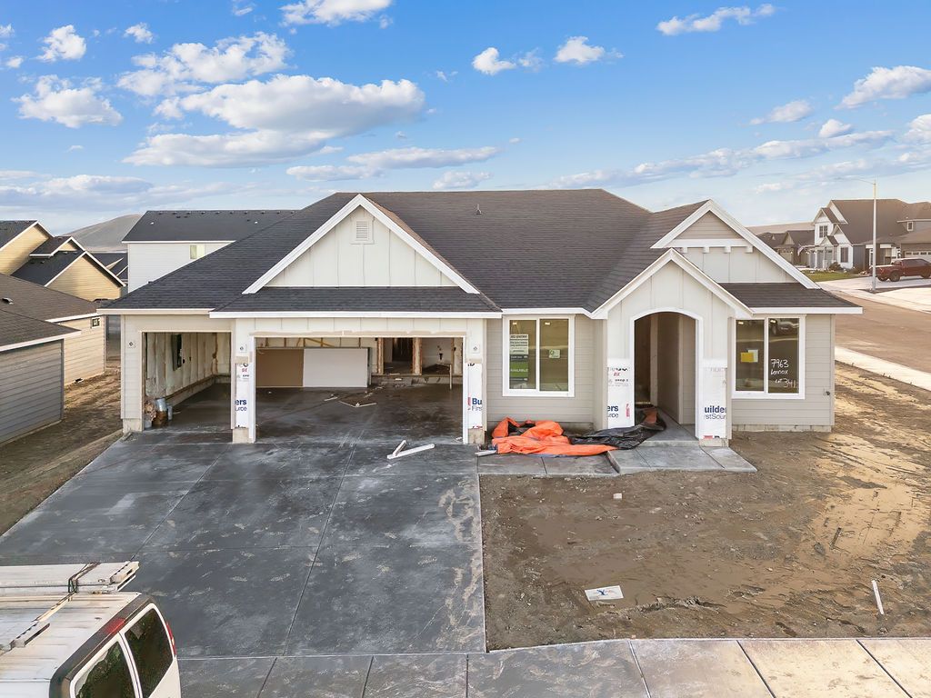 Plan 2205 - The Heights at Red Mountain Ranch: West Richland, Washington - Aho Construction