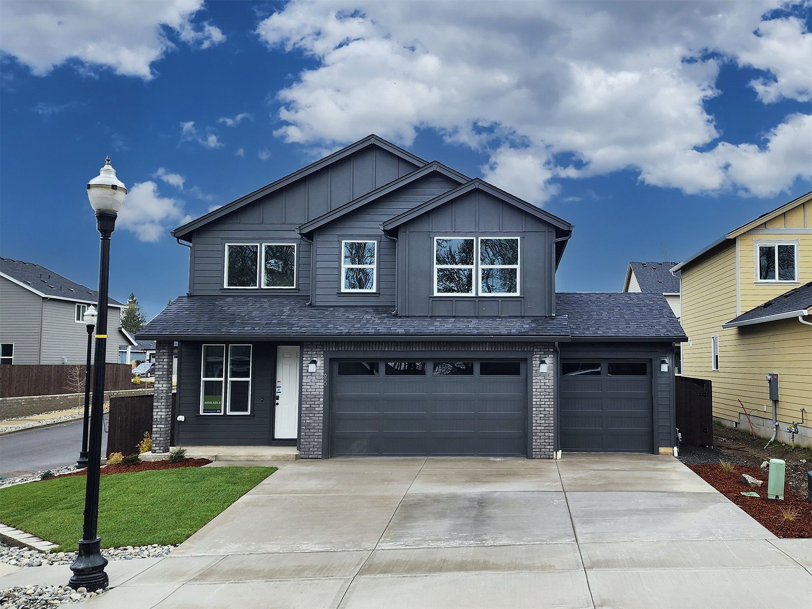 650 NW 28TH ST (Plan 2556)