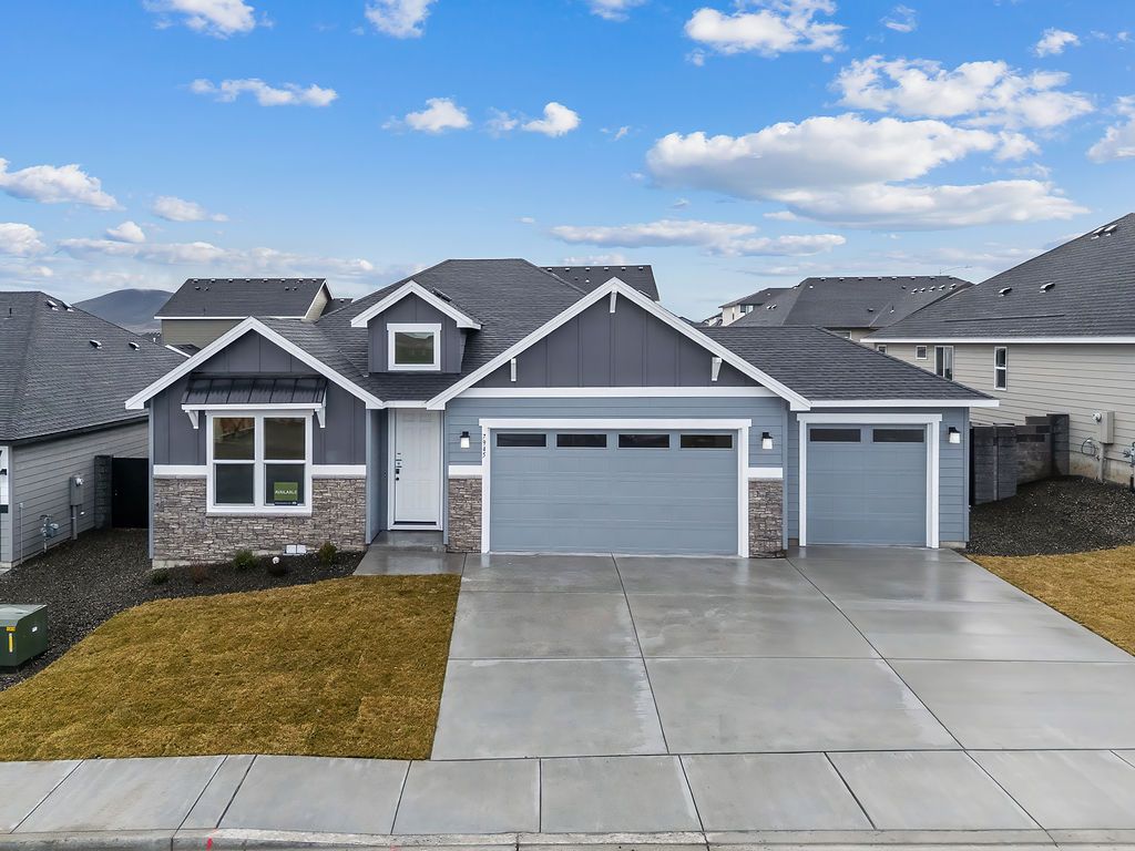 Plan 1714 - The Heights at Red Mountain Ranch: West Richland, Washington - Aho Construction