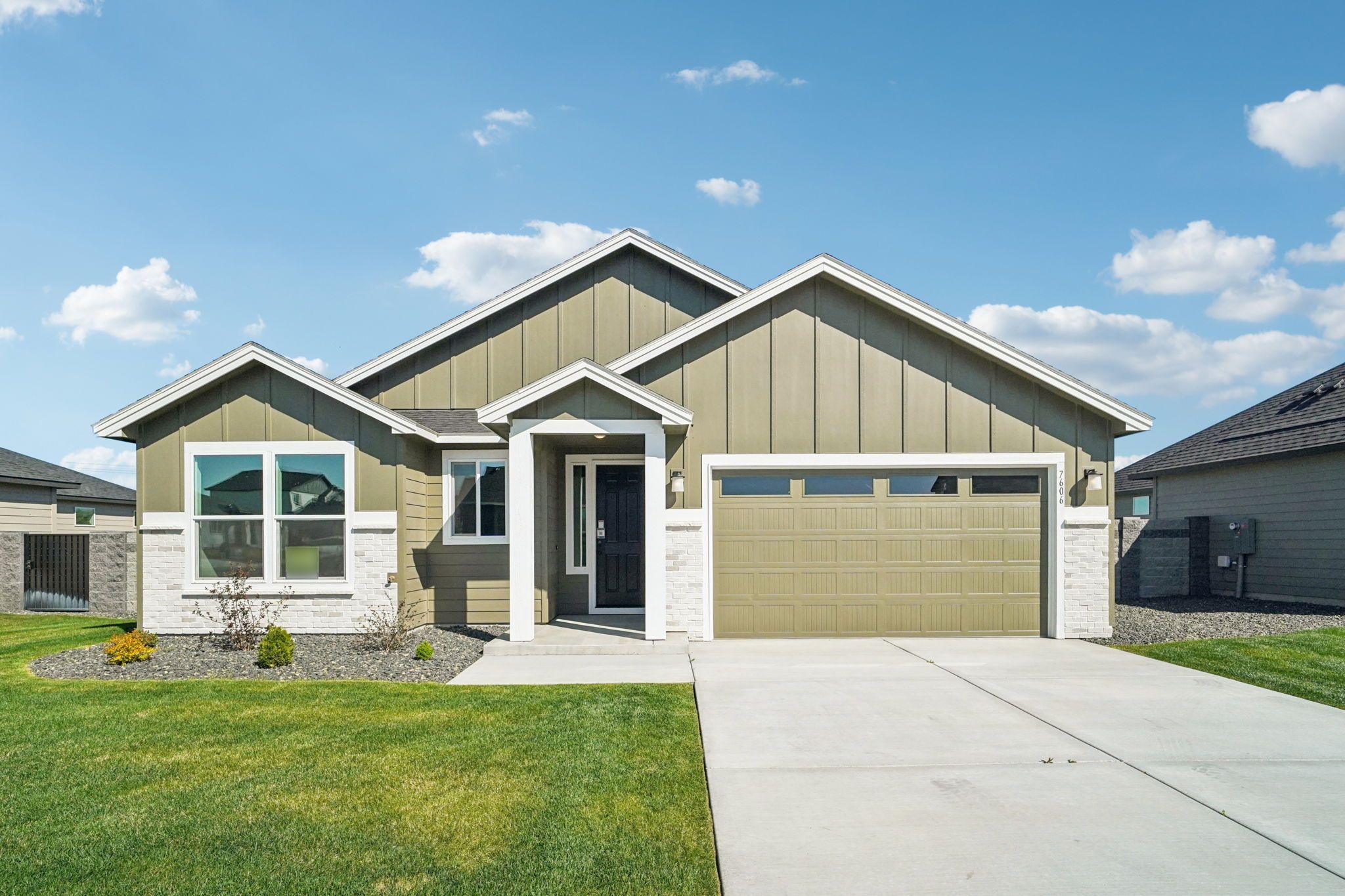 Plan 1726 - The Heights at Red Mountain Ranch: West Richland, Washington - Aho Construction