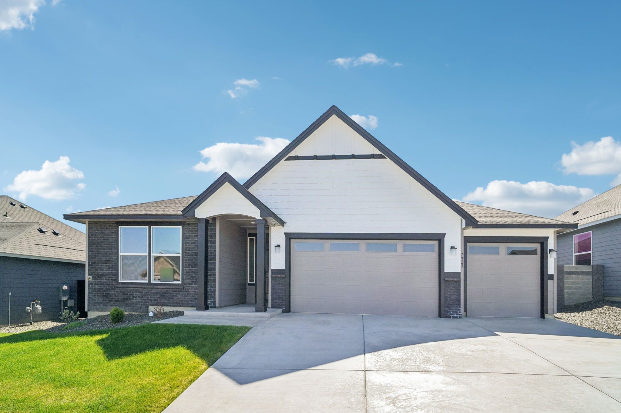 Plan 2061 - The Heights at Red Mountain Ranch: West Richland, Washington - Aho Construction