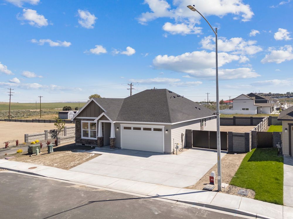 Plan 1714 - The Heights at Red Mountain Ranch: West Richland, Washington - Aho Construction