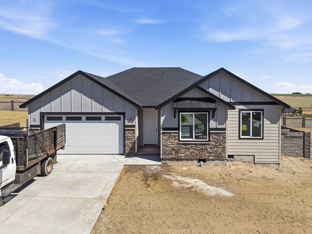Plan 2011 - The Heights at Red Mountain Ranch: West Richland, Washington - Aho Construction