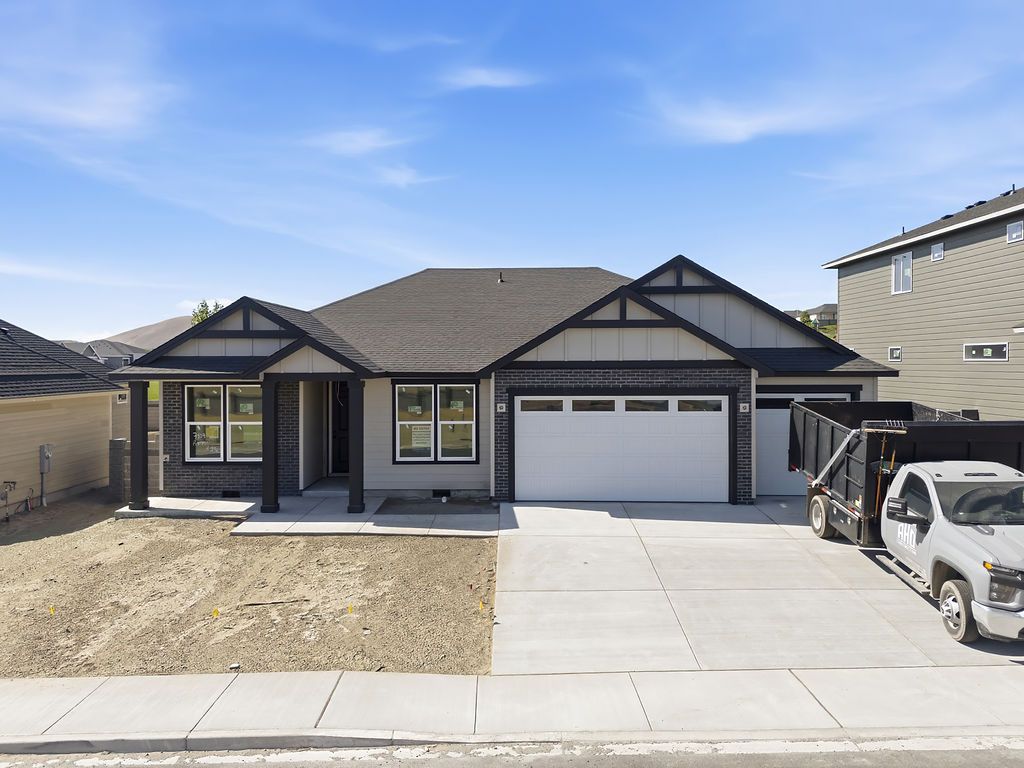Plan 2205 - The Heights at Red Mountain Ranch: West Richland, Washington - Aho Construction