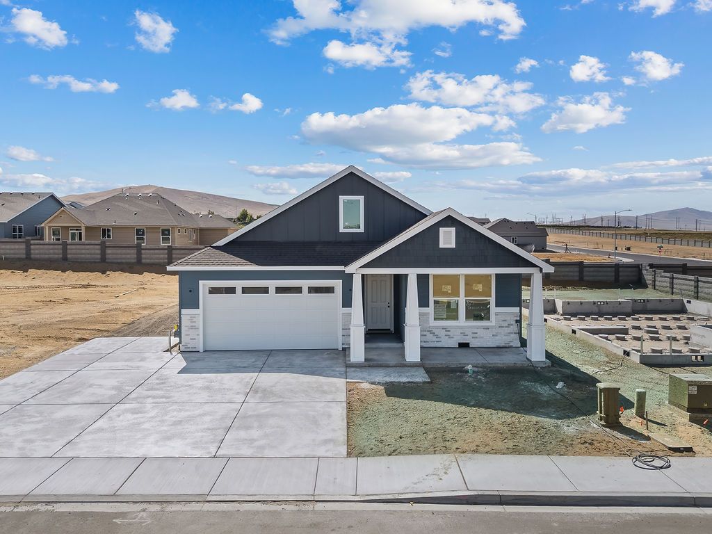Plan 1549 - The Heights at Red Mountain Ranch: West Richland, Washington - Aho Construction