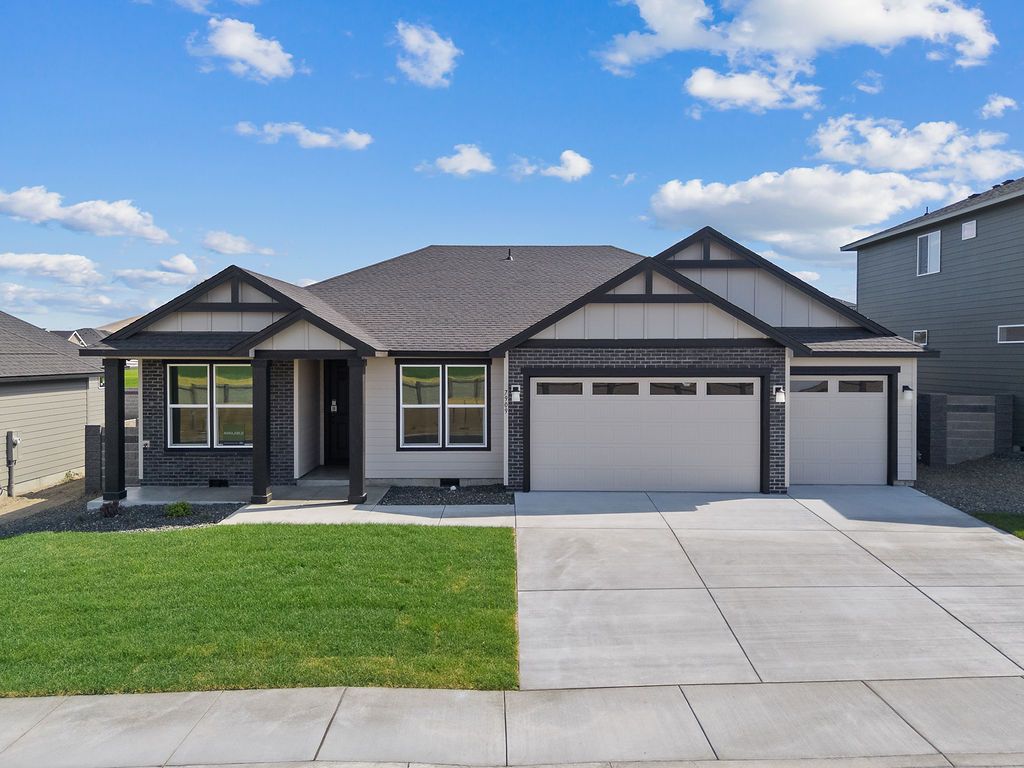 Plan 2205 - The Heights at Red Mountain Ranch: West Richland, Washington - Aho Construction