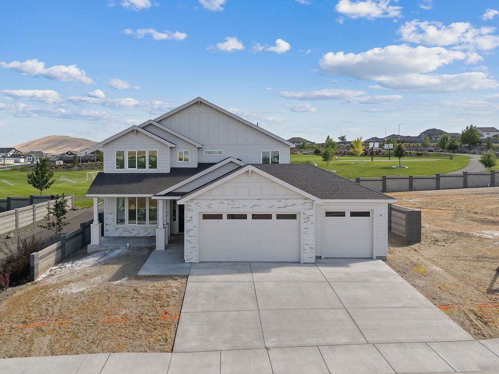 Plan 2237 - The Heights at Red Mountain Ranch: West Richland, Washington - Aho Construction