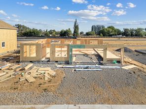 844 J ST NE (Plan 2205)