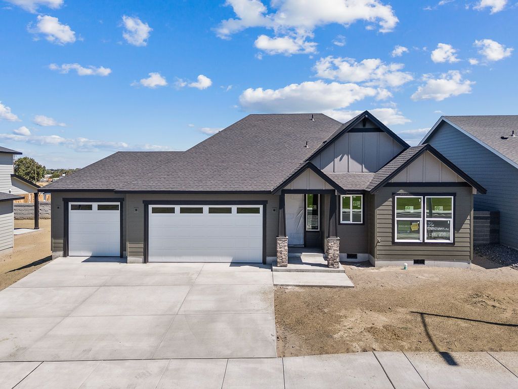 Plan 1852 - The Heights at Red Mountain Ranch: West Richland, Washington - Aho Construction