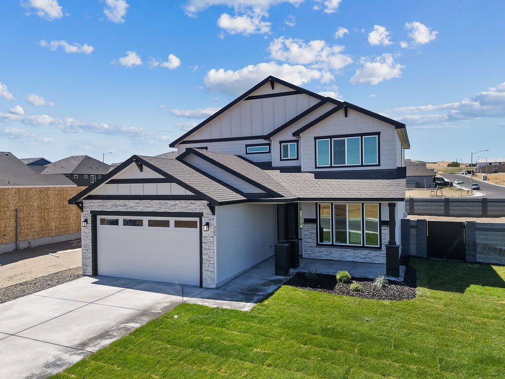 Plan 2237 - The Heights at Red Mountain Ranch: West Richland, Washington - Aho Construction