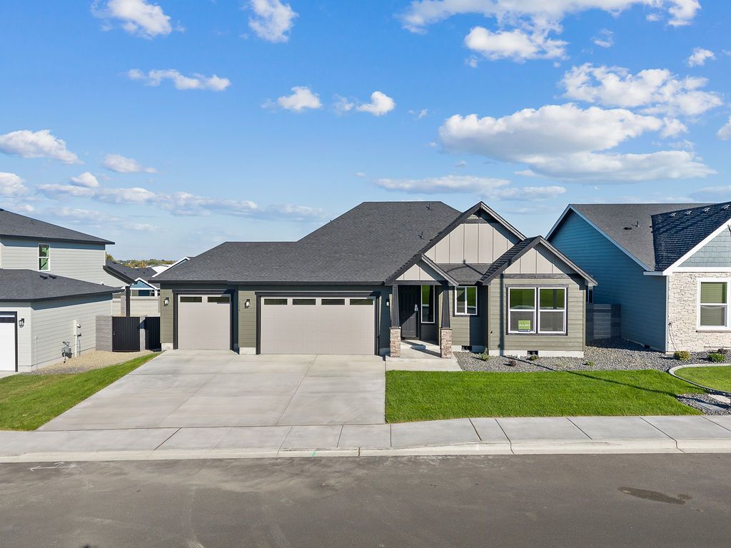 Plan 1852 - The Heights at Red Mountain Ranch: West Richland, Washington - Aho Construction