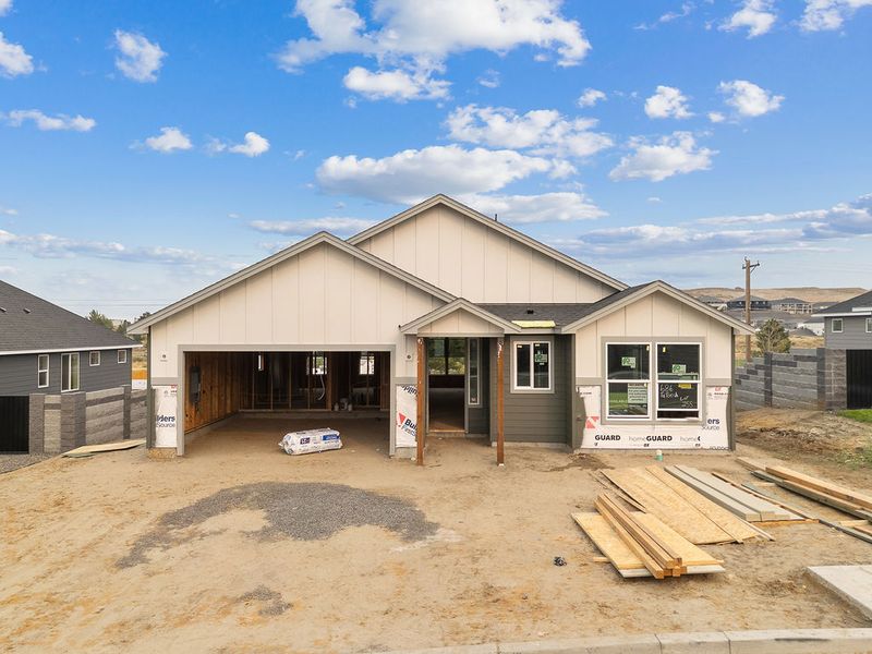 686 Tatoosh AVE (Plan 1726)