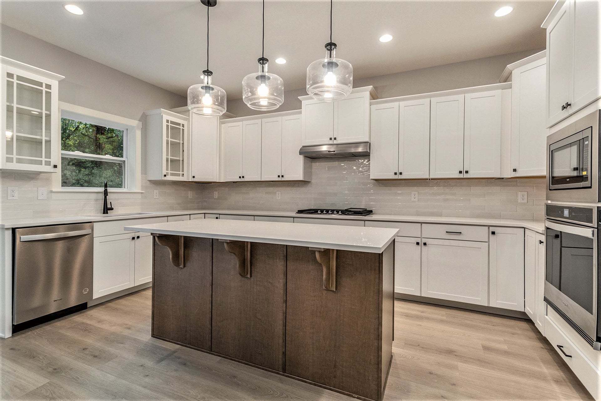 casa en Applegate Pines por Allen Edwin Homes