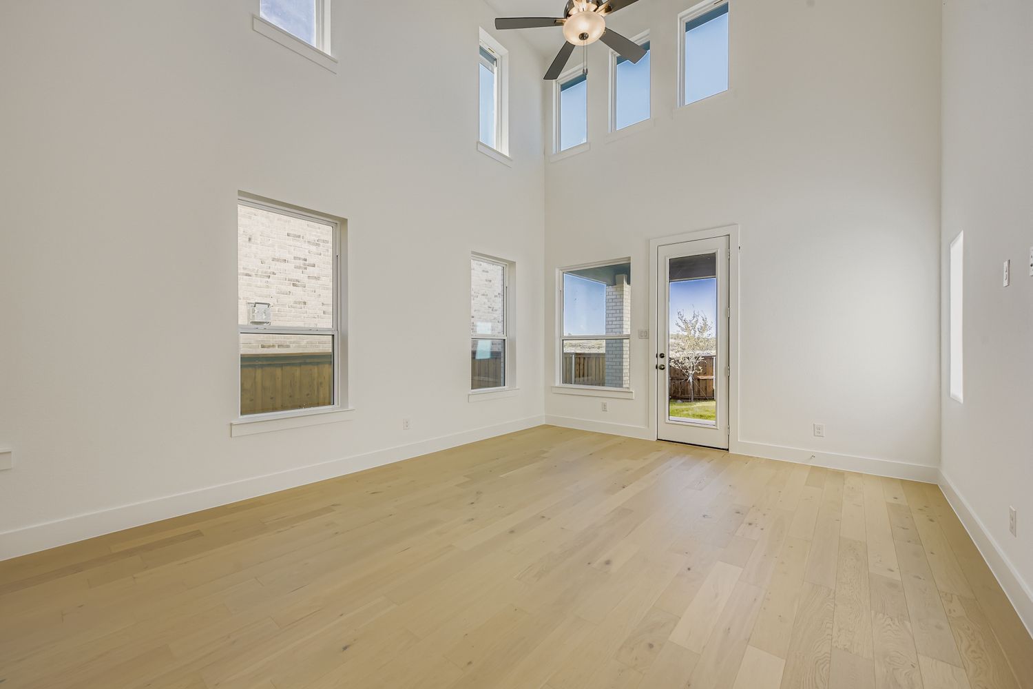 6036 Davis Knoll - Living Area