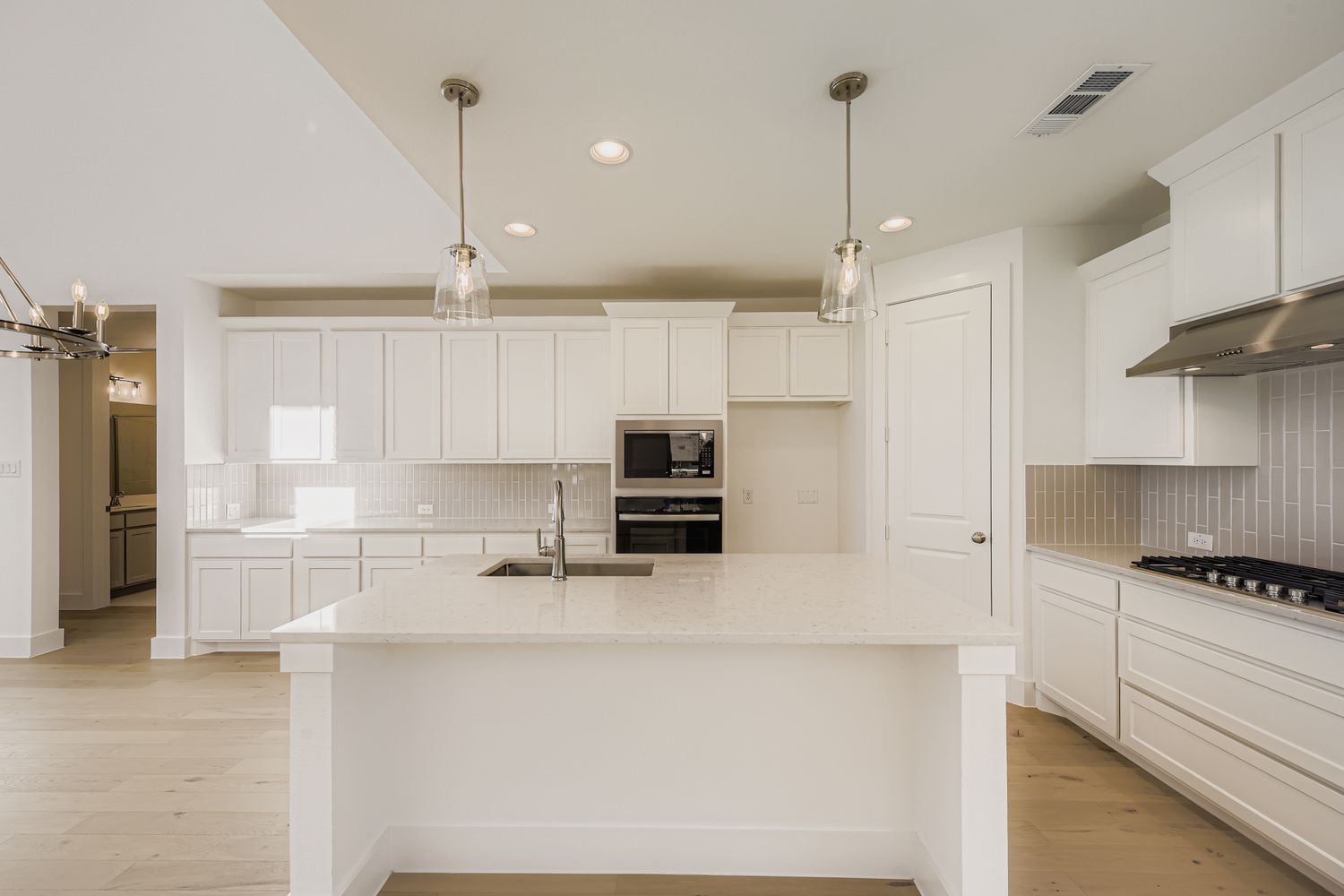 6036 Davis Knoll - Kitchen