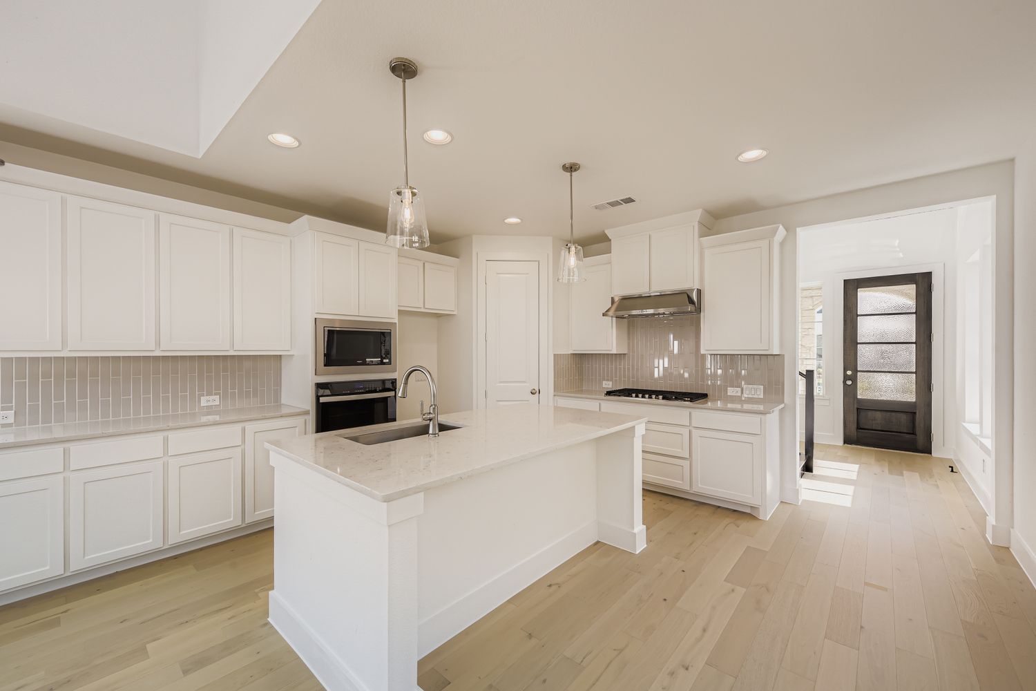 6036 Davis Knoll - Kitchen