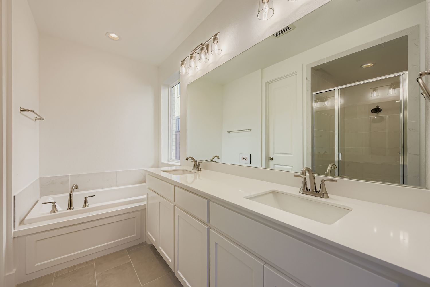 6036 Davis Knoll - Primary Bathroom