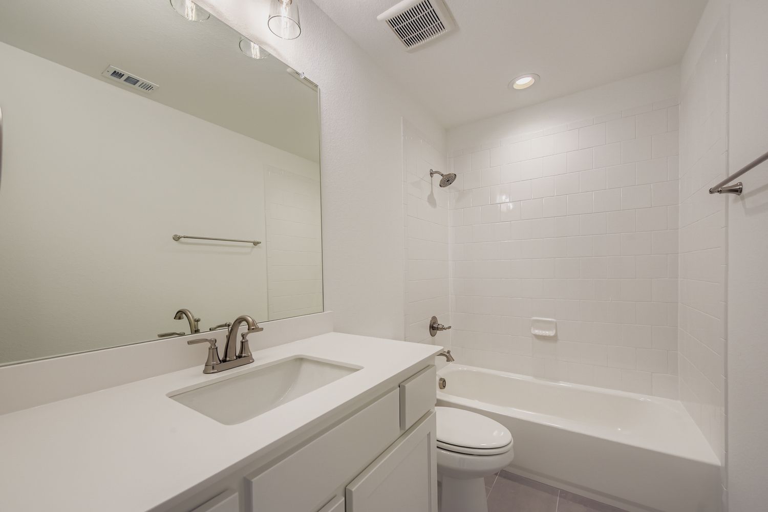 6036 Davis Knoll - Full Bathroom