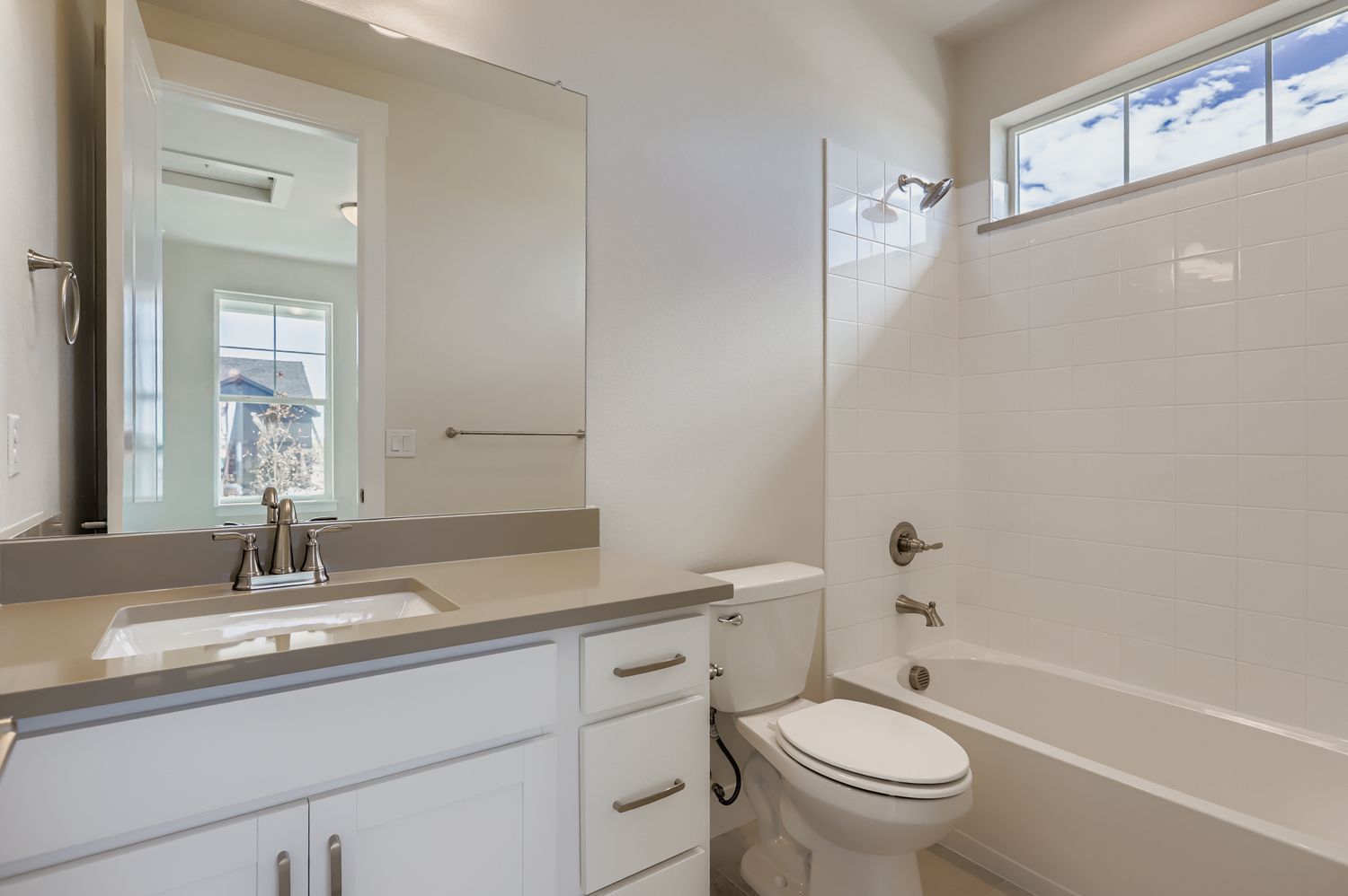 5841 Aspenglow Street secondary bathroom
