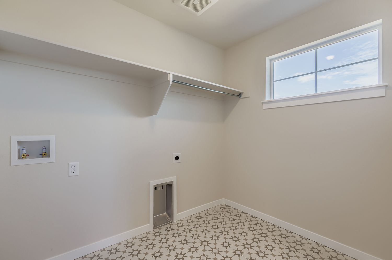 5841 Aspenglow Street laundry room