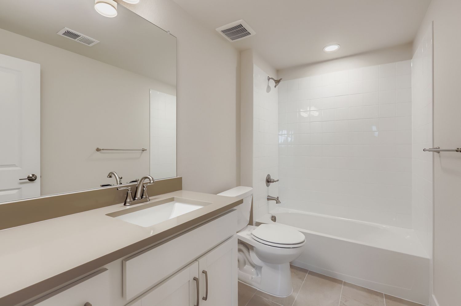 5841 Aspenglow Street secondary bathroom