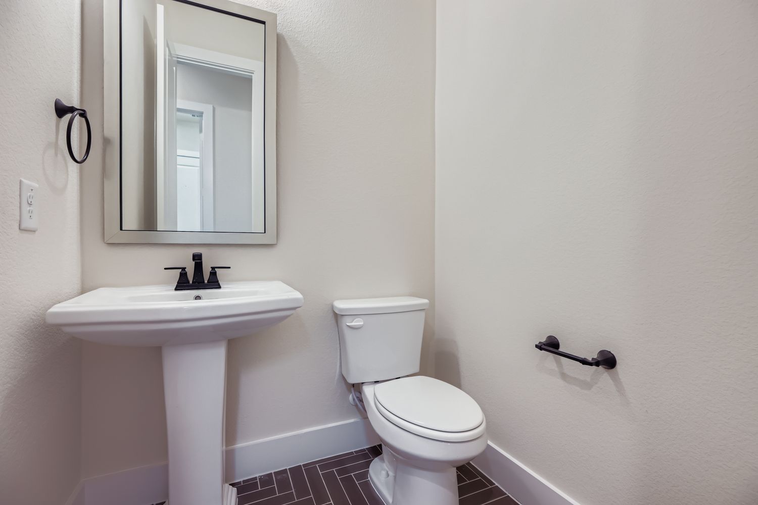 4408 Lamplight - Powder Bath