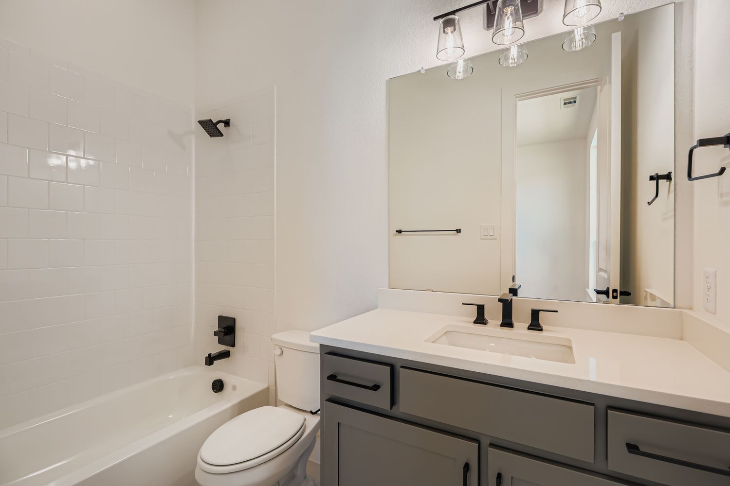 Plan 1631 Bathroom Representative Image