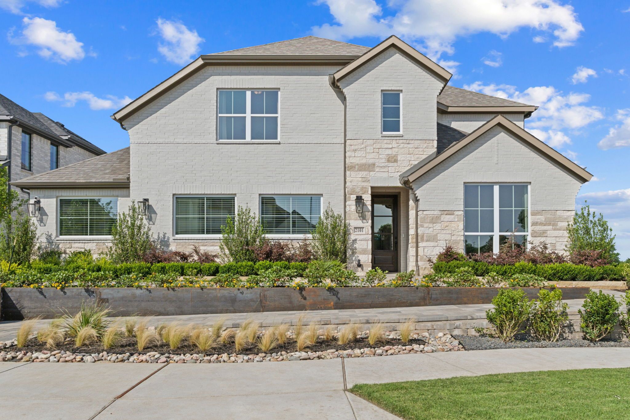 American Legend Homes' 55' model in Ten Mile Creek - Front Elevation