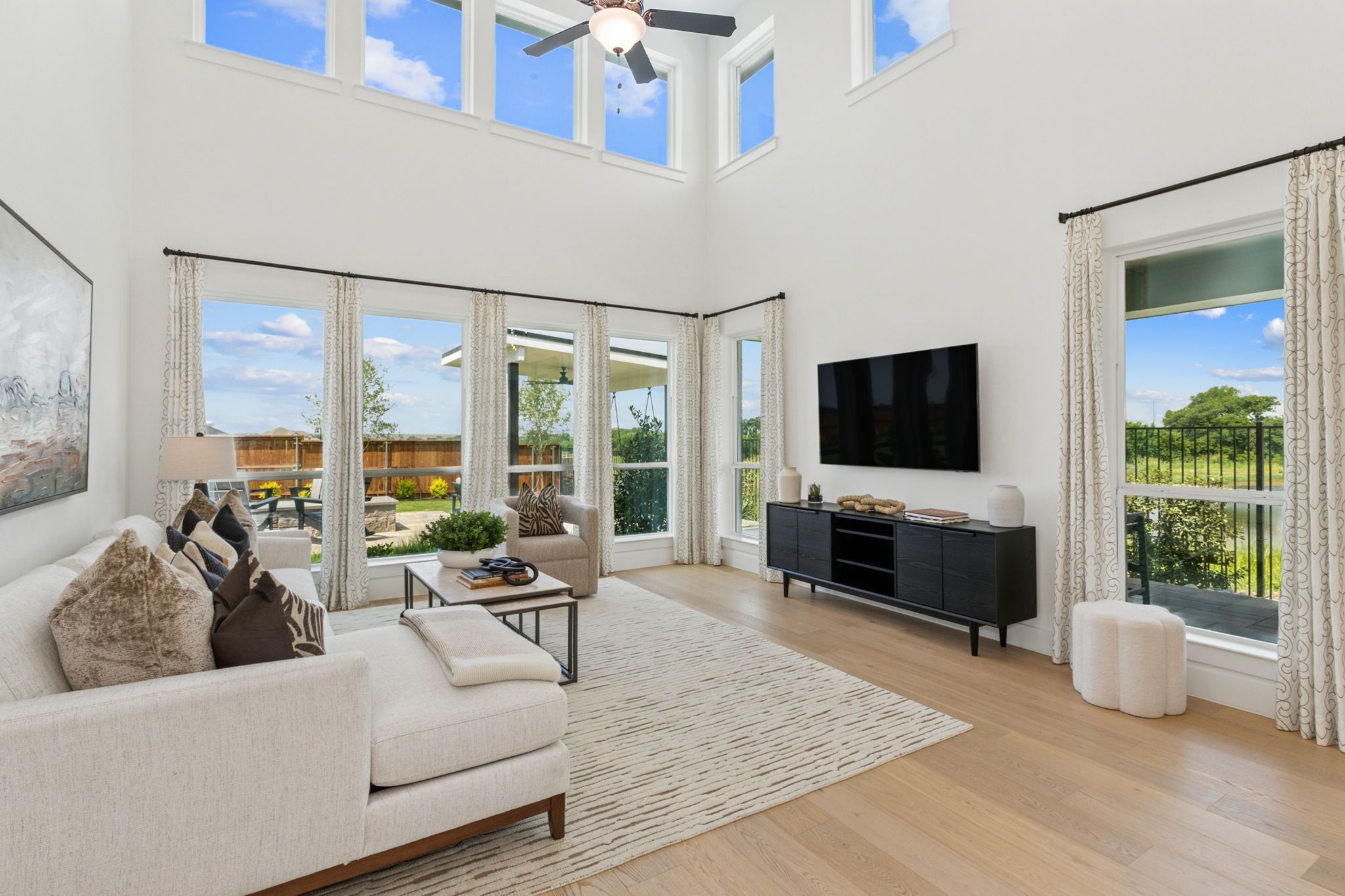 American Legend Homes' 55' model in Ten Mile Creek - Living Room