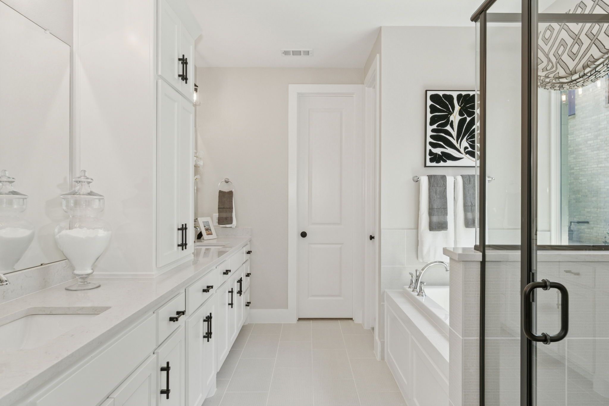 American Legend Homes' 55' model in Ten Mile Creek - Main Bathroom