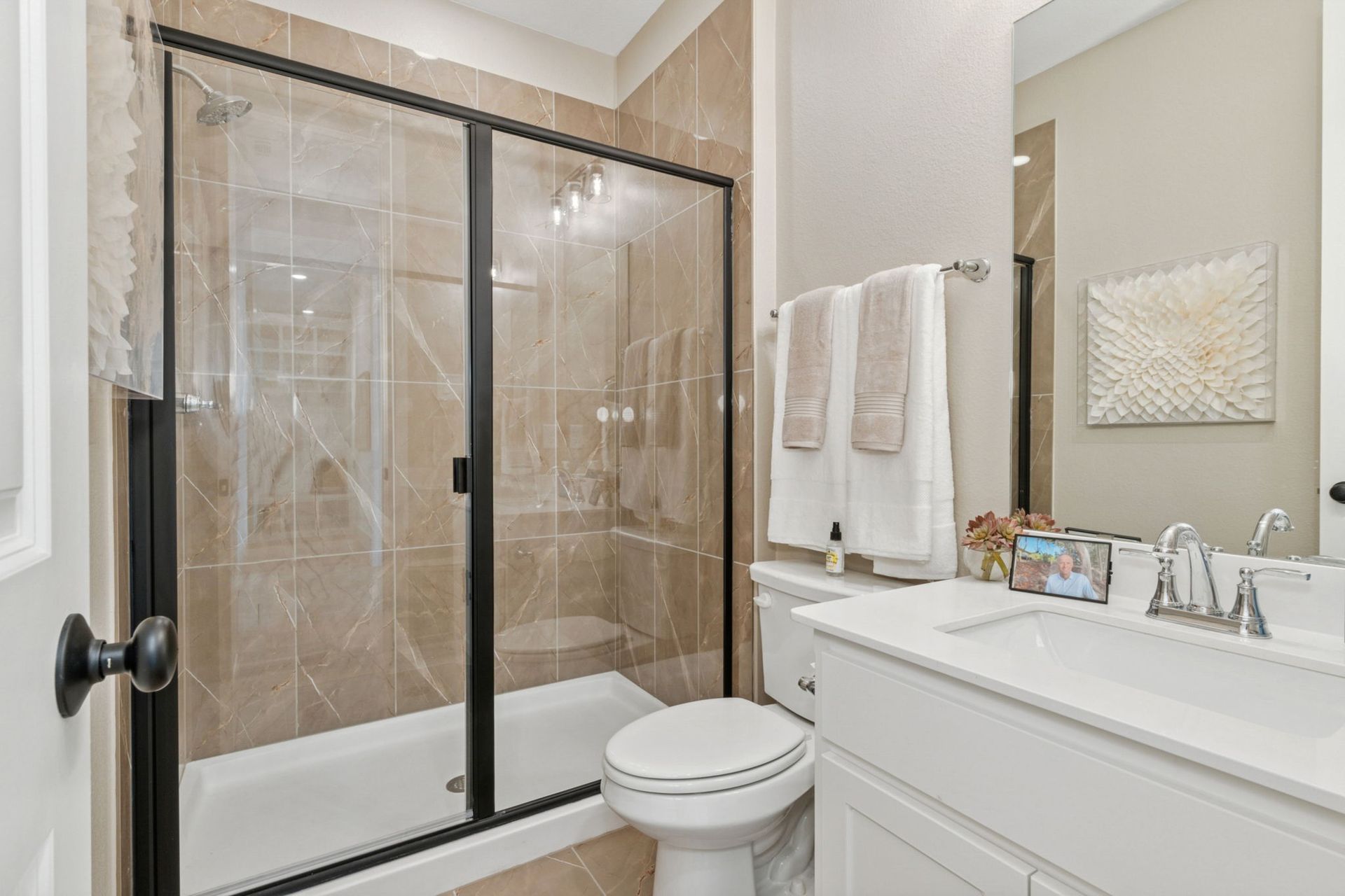 American Legend Homes' 55' model in Ten Mile Creek - Secondary Bathroom