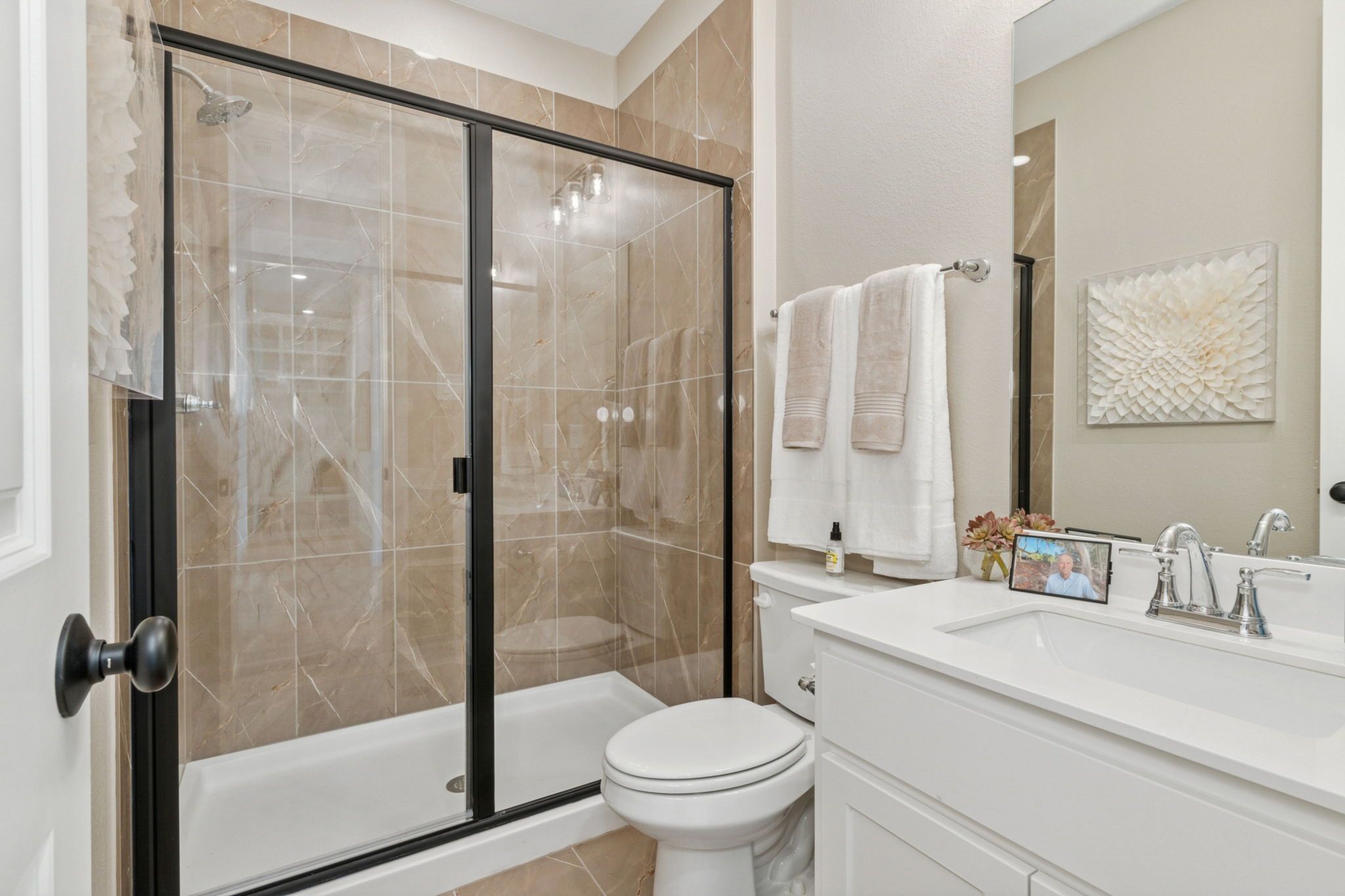 American Legend Homes' 55' model in Ten Mile Creek - Secondary Bathroom