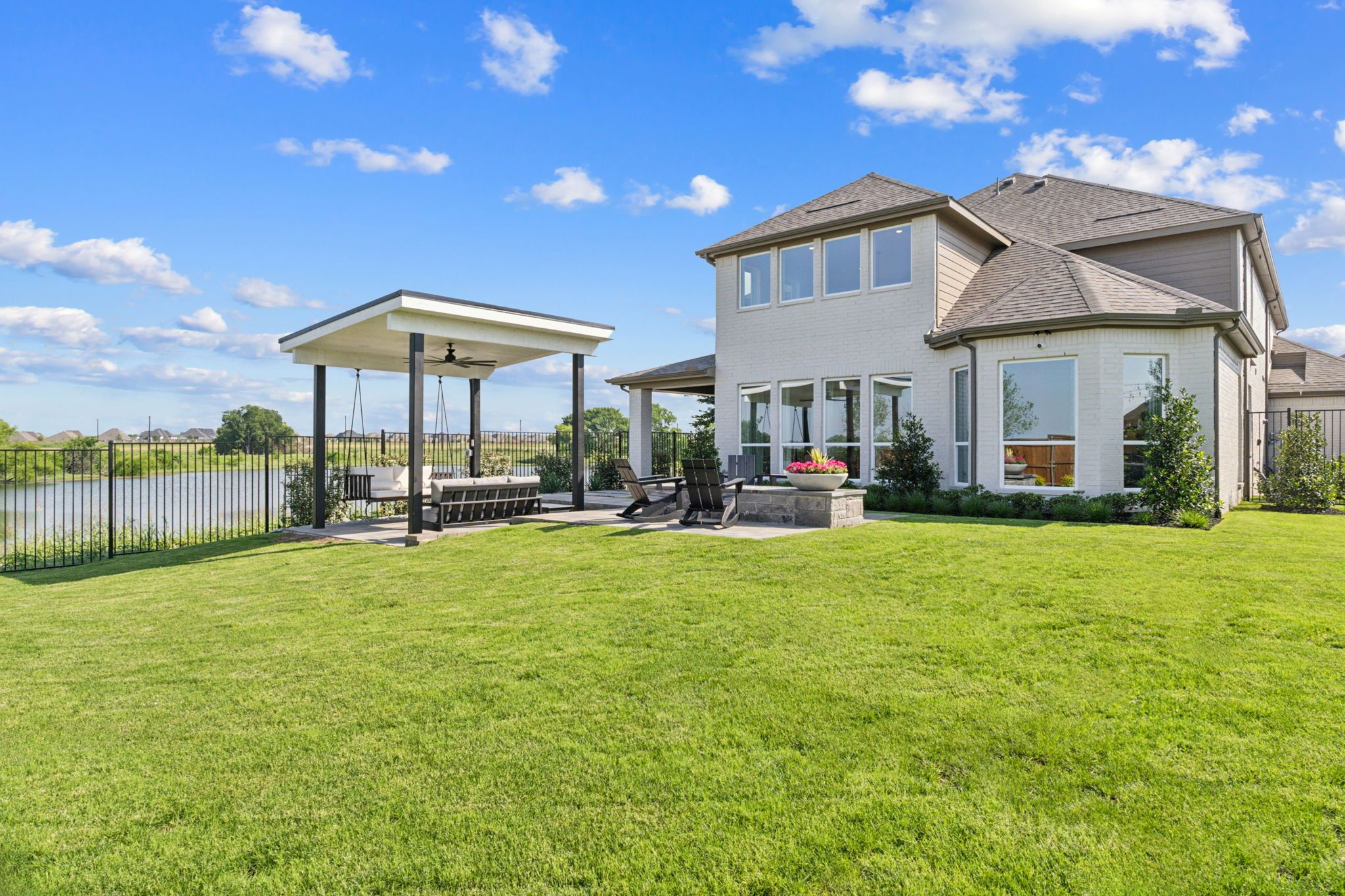 American Legend Homes' 55' model in Ten Mile Creek - Rear Elevation
