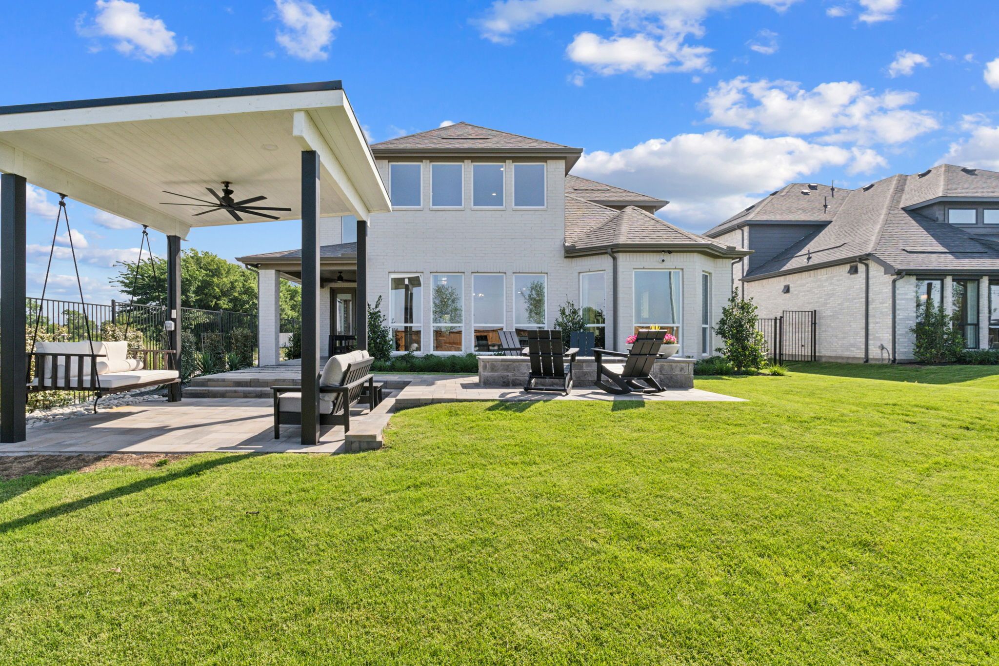 American Legend Homes' 55' model in Ten Mile Creek - Rear Elevation