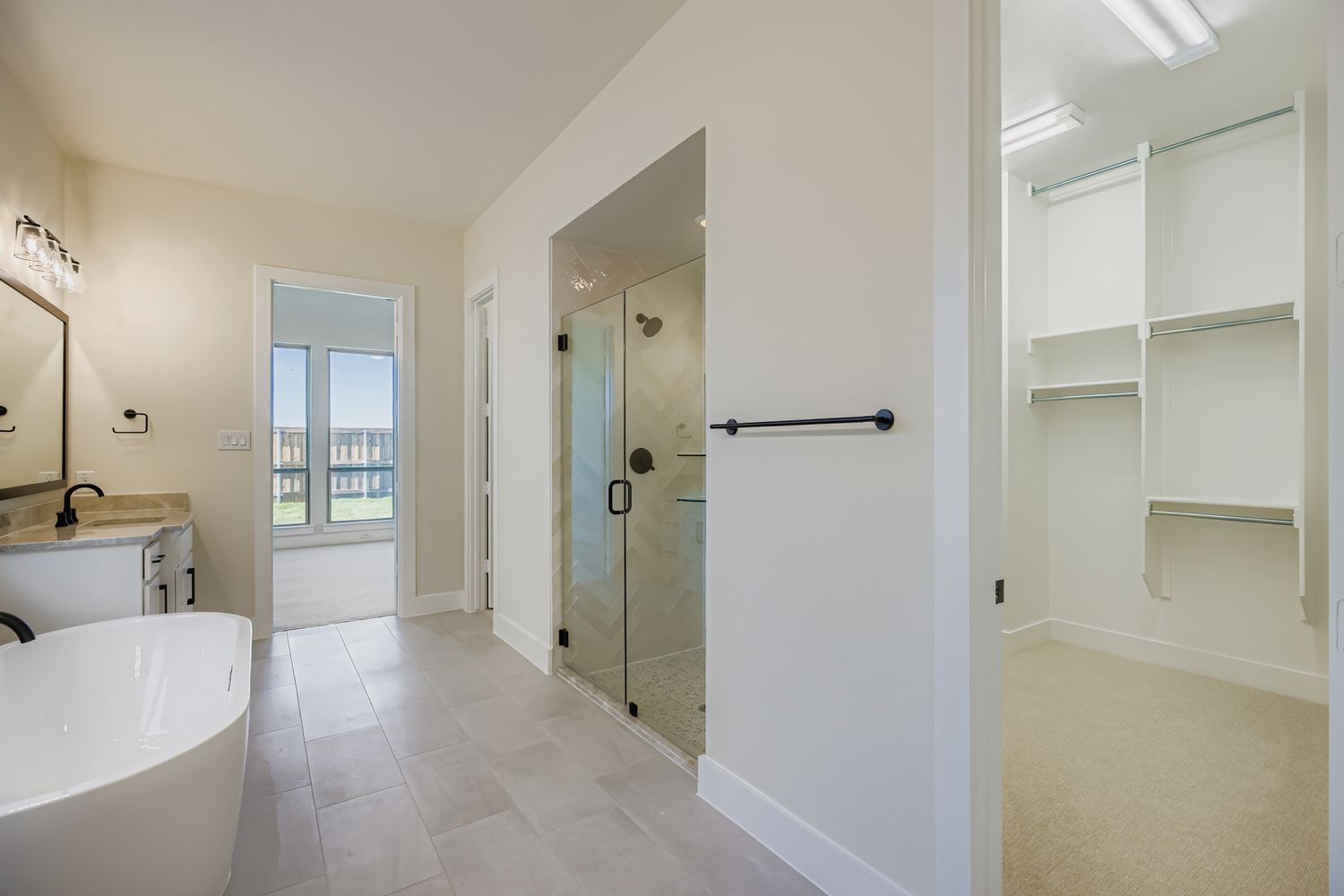 4813 Strada - Primary Bathroom