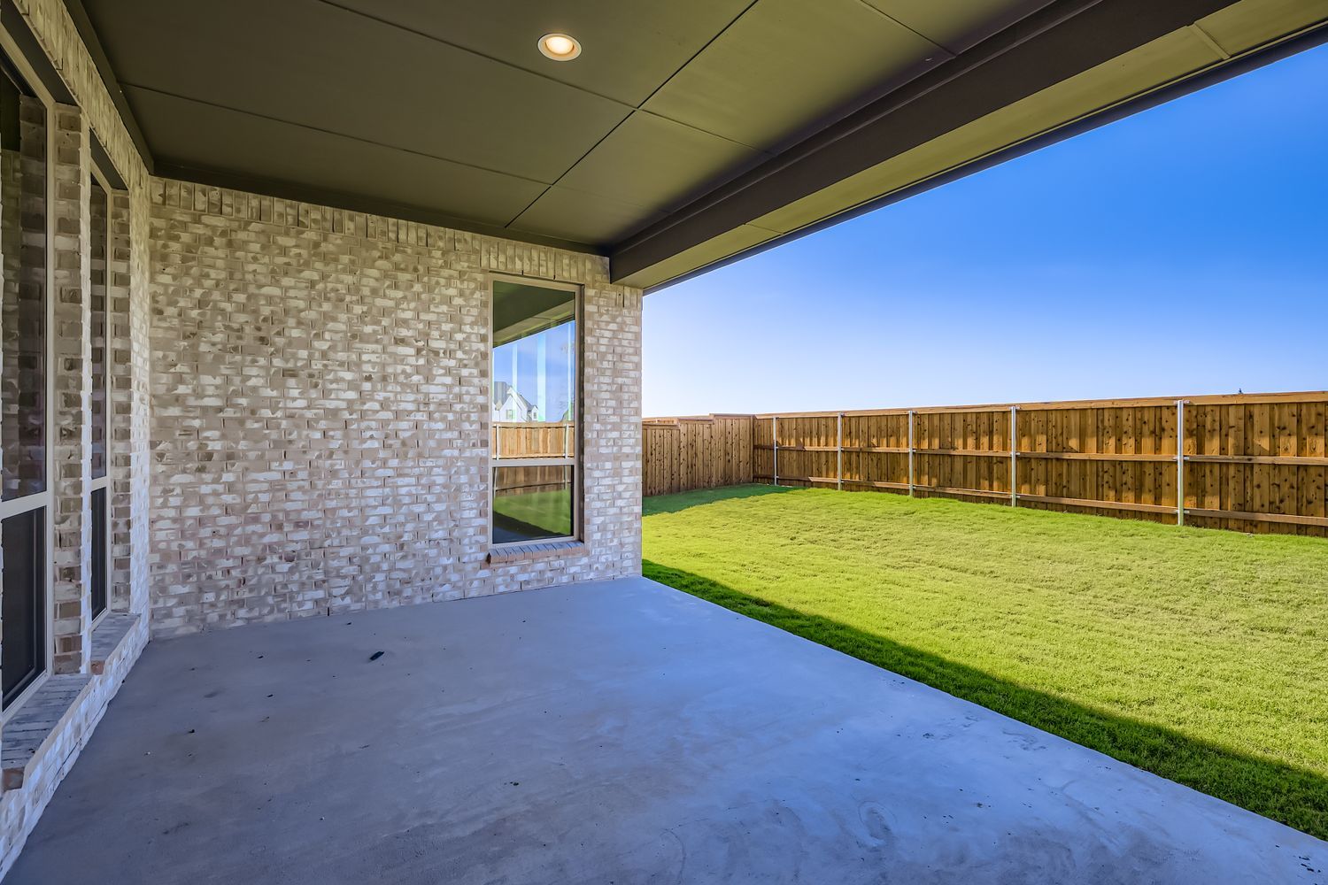 4813 Strada - Patio