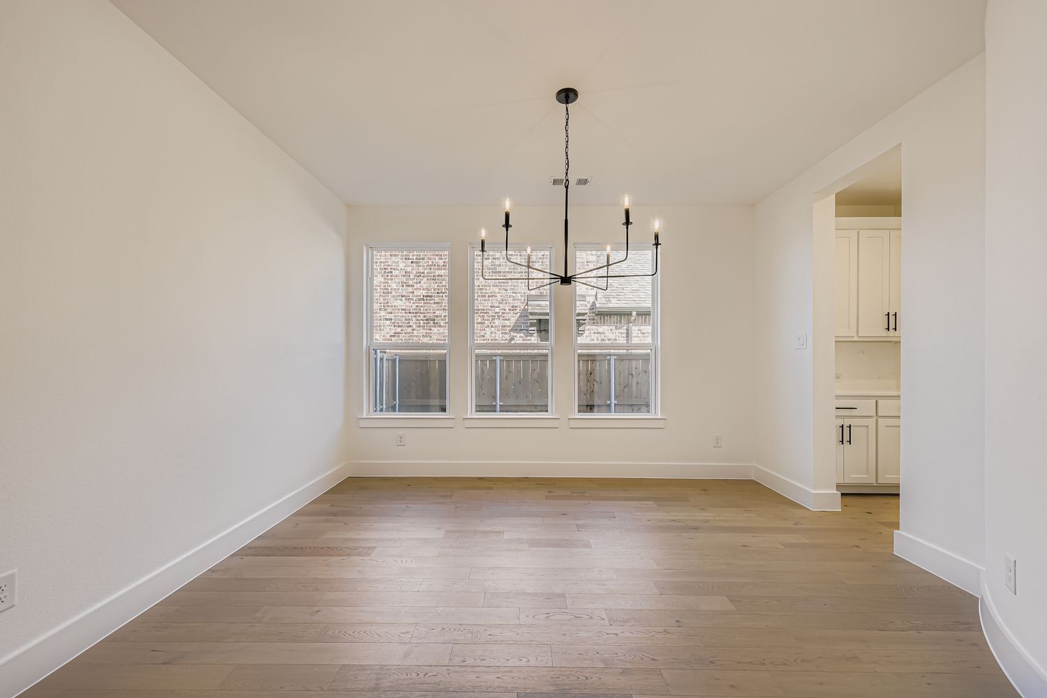 Plan 1536 representative photo of the dining area