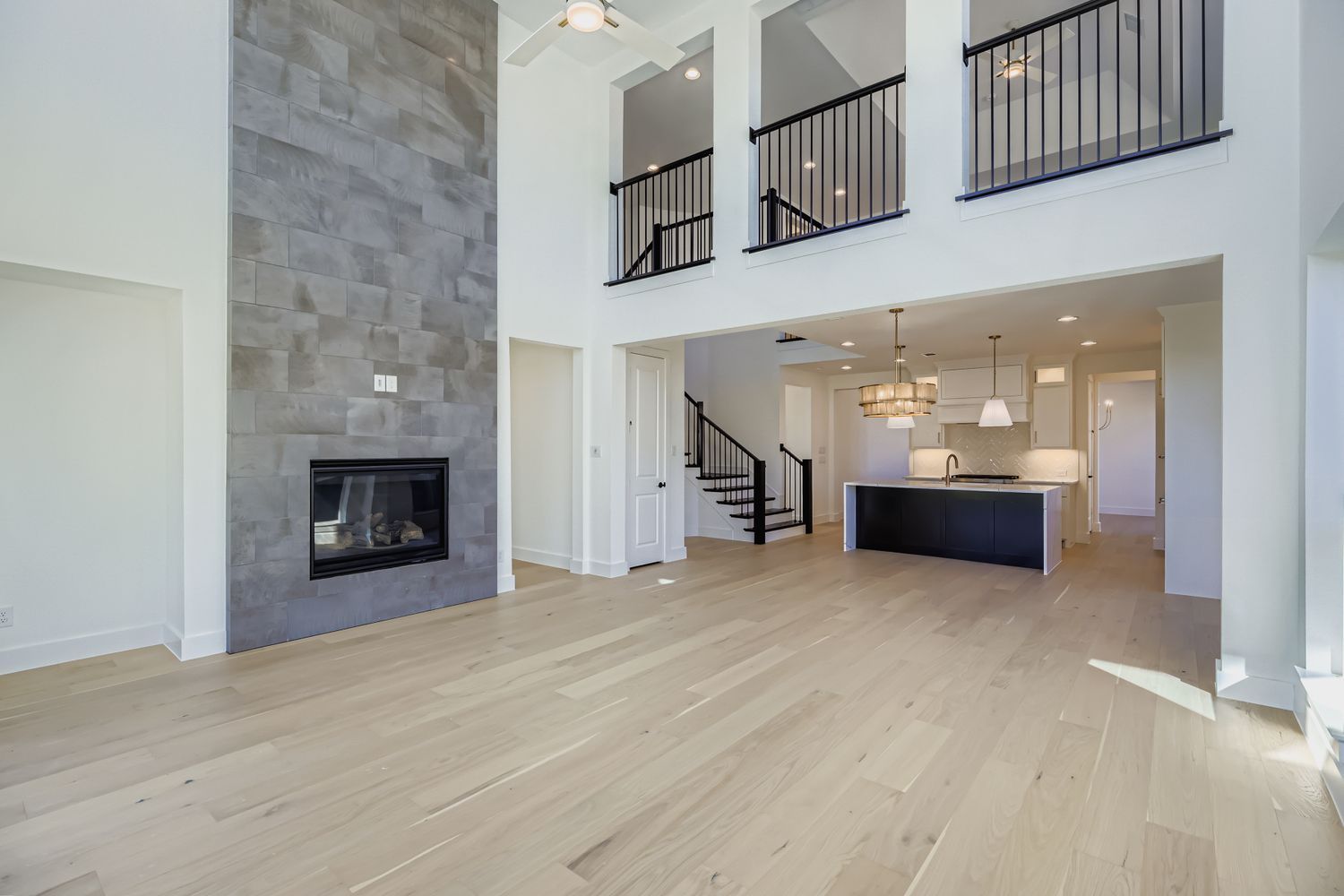 2651 Harvest - Living Area
