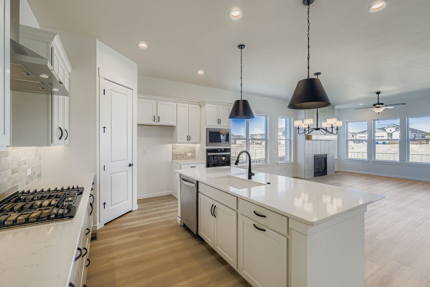 Plan C416 kitchen representative photo