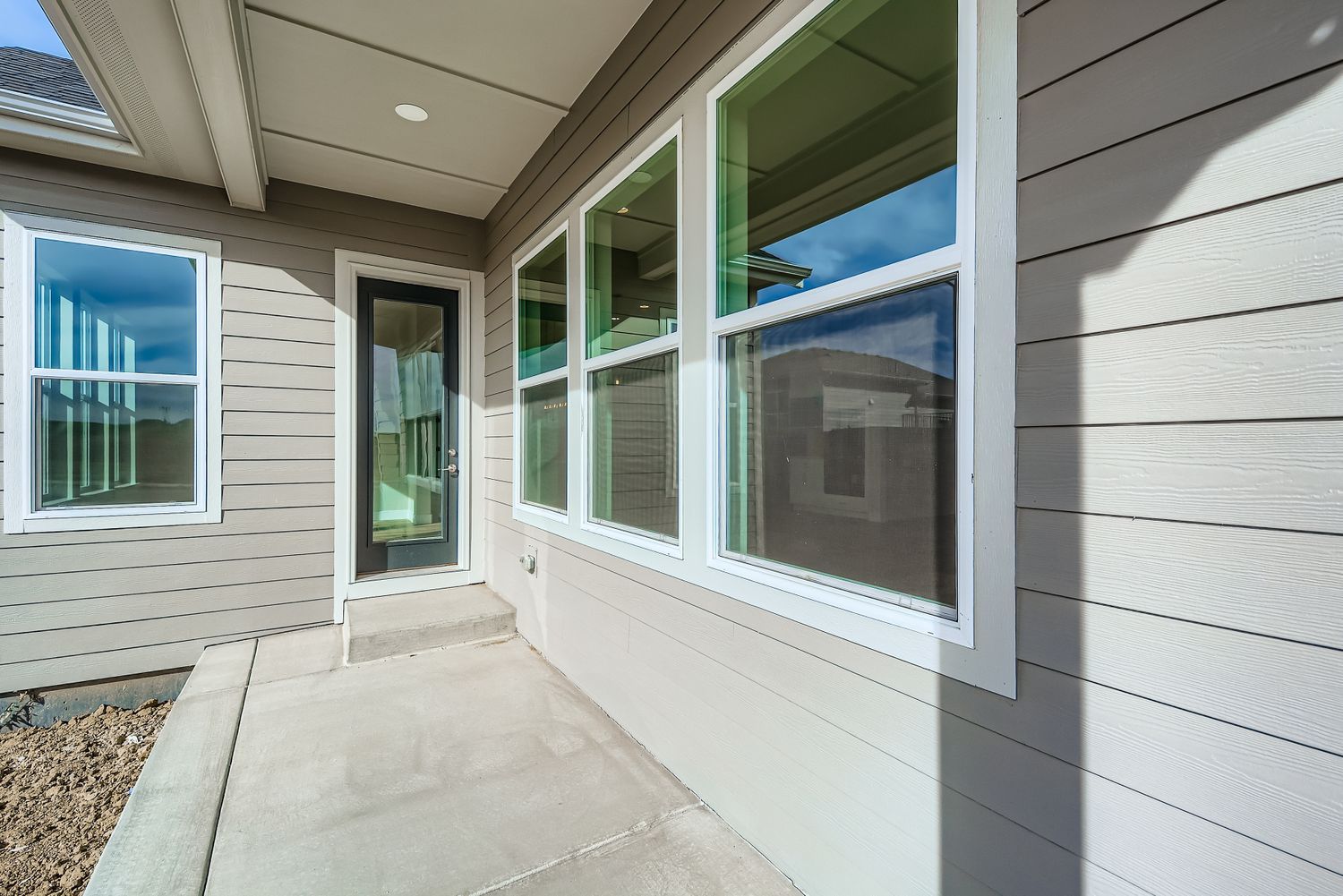 1825 Flourish - Patio