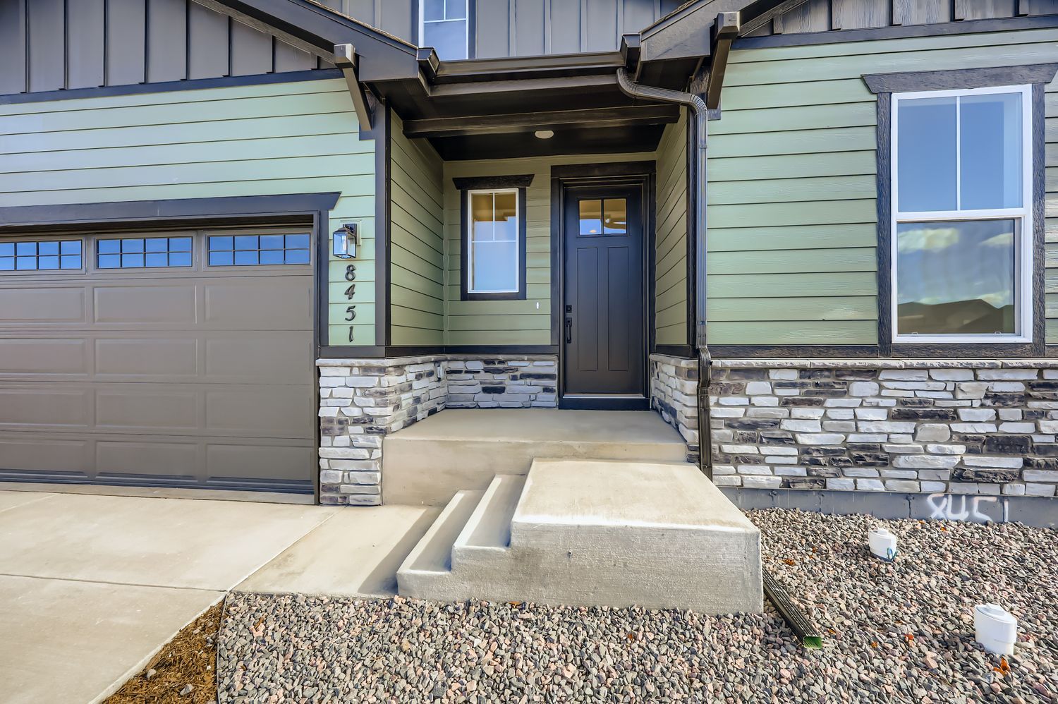 8451 Dines - Front Entryway