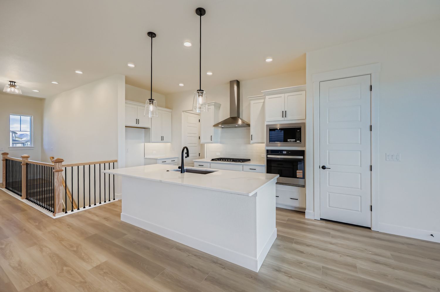 8451 Dines - Kitchen