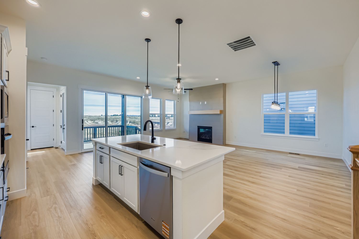 8451 Dines - Kitchen