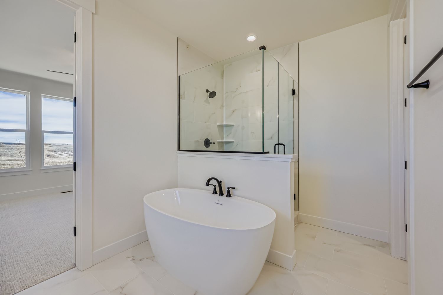 8451 Dines - Primary Bathroom
