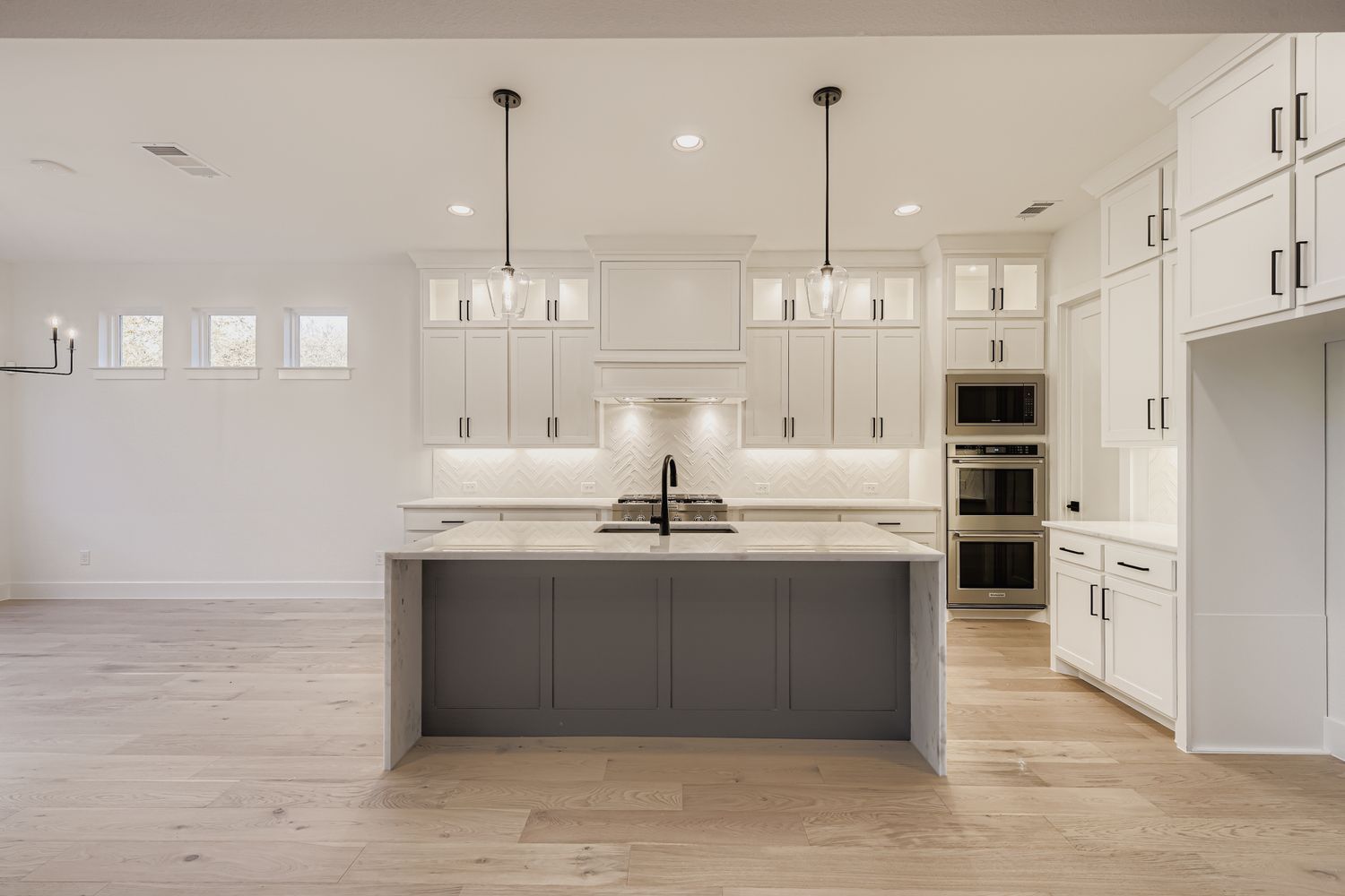 Plan 1643 kitchen representative photo